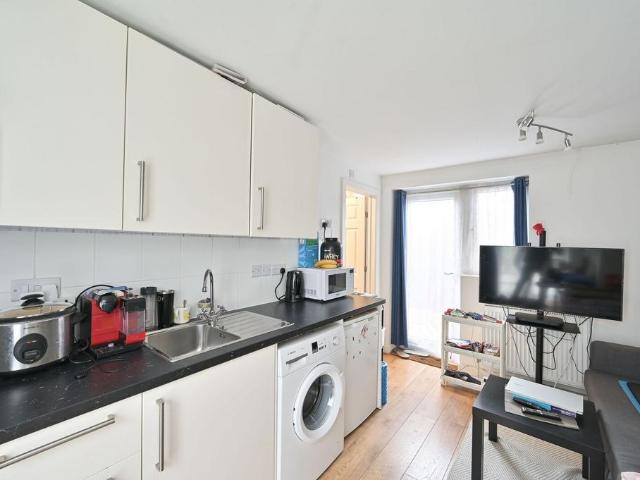 House for rent in Golders Green, Greater London
