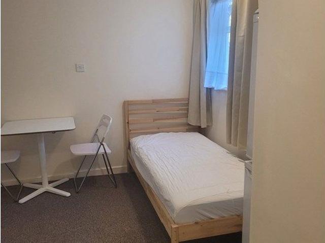 Room for rent in Childs Hill, Greater London