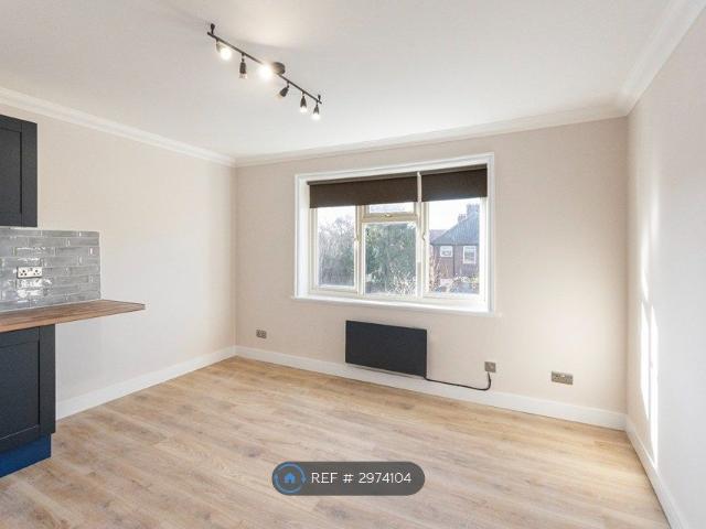 Studio for rent in Brent Cross, Greater London