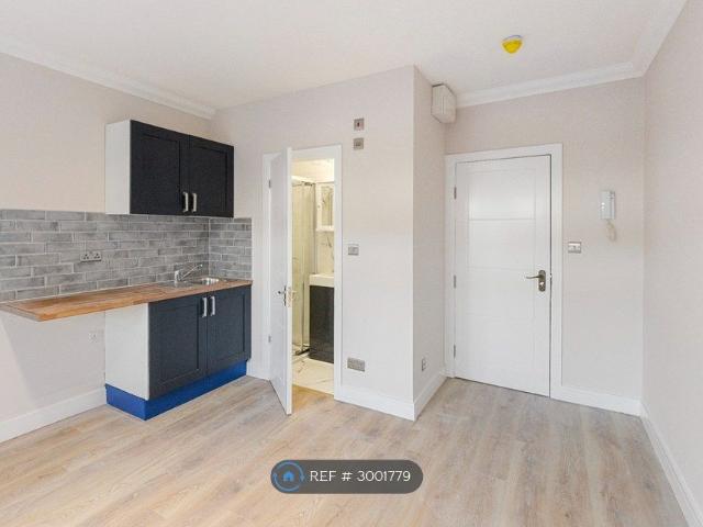 Studio for rent in Brent Cross, Greater London