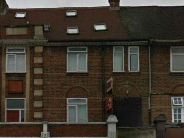 House for rent in Hendon Central, Greater London