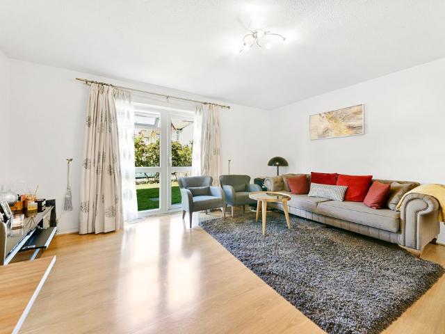Apartment for rent in London Borough of Merton, Merton Park
