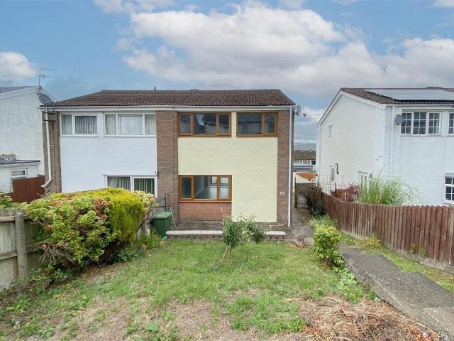 House for rent in Tredomen, Cefn Hengoed