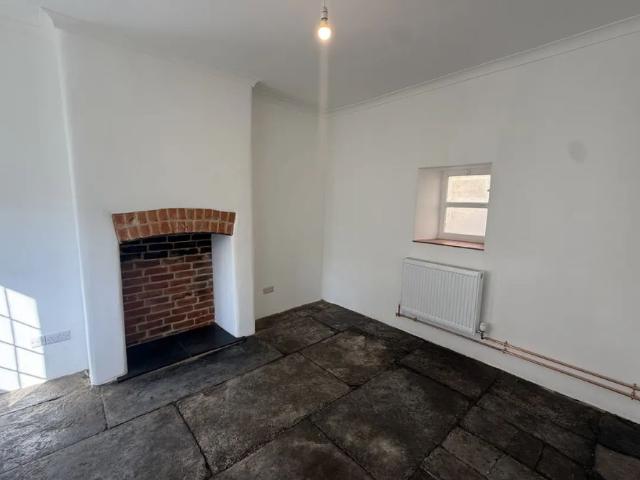 House for rent in Broadshard, Somerset