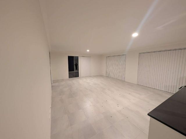 Room for rent in Cockburn, Western Australia