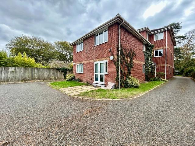 Apartment for rent in Charminster, Bournemouth