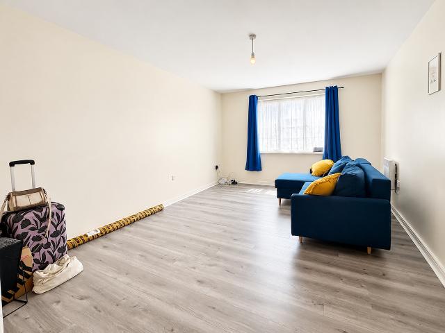 Apartment for rent in Queens Park, Bedford