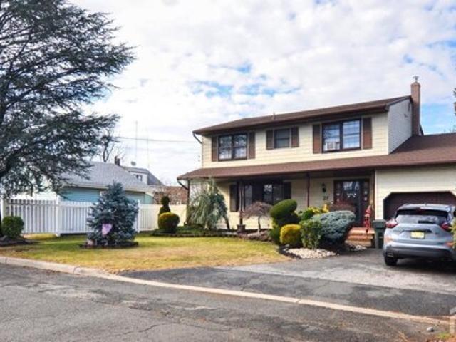House for sale in Woodbridge, Woodbridge Township