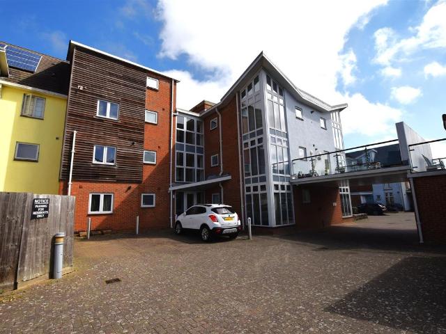 Apartment for rent in St. Marys Island, Gillingham
