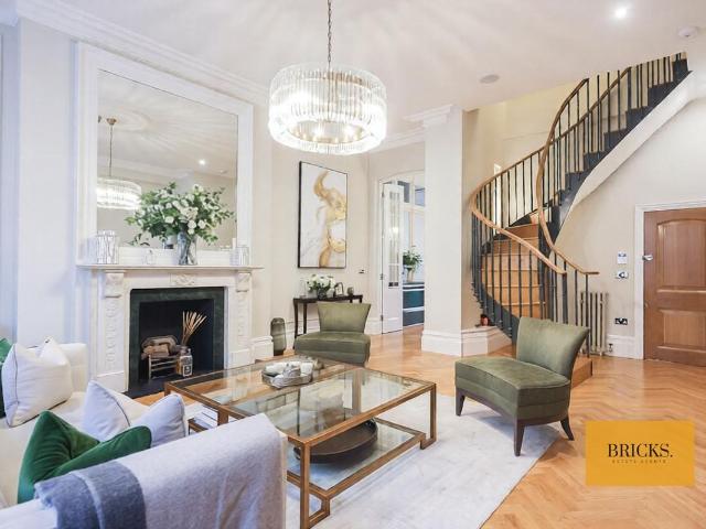 Apartment for rent in Covent Garden, Greater London