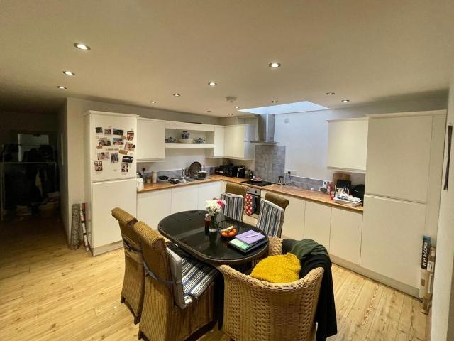 Apartment for rent in Mount Pleasant, Swansea