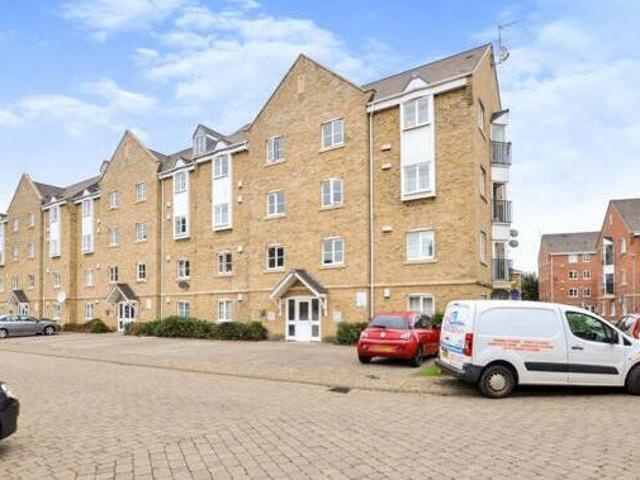 House for sale in Northampton, Northamptonshire
