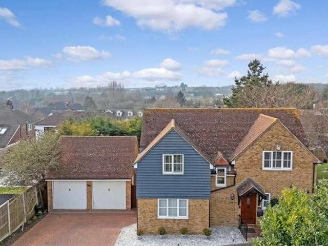 House for sale in Badgers Dene, Grays