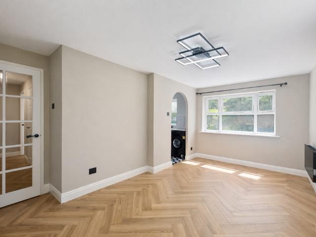 Apartment for rent in Furzedown, Greater London