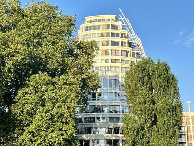 House for sale in Kingston Upon Thames, Greater London