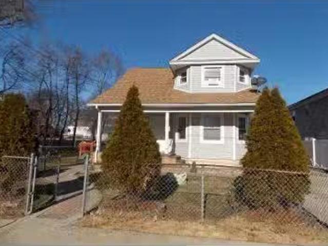 House for sale in Neenah