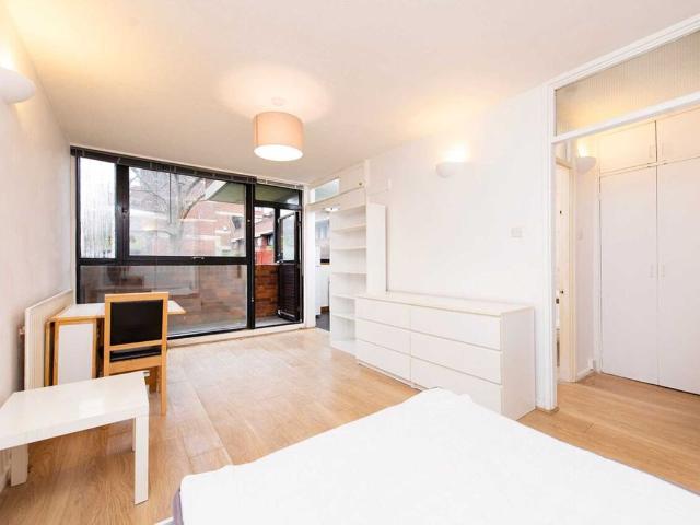 Studio for rent in Pimlico, Greater London
