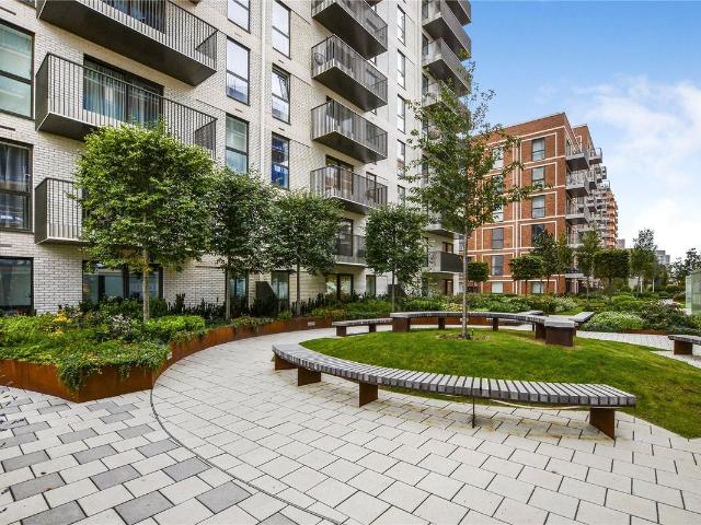 Apartment for rent in The Hyde, Greater London