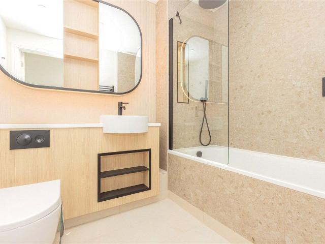 Apartment for rent in The Hyde, Greater London