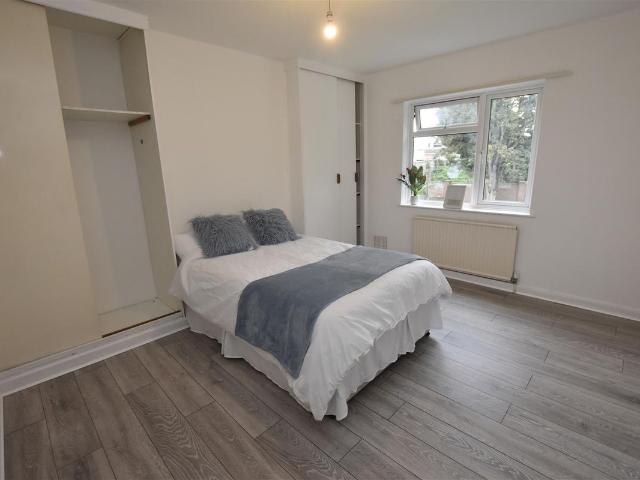 Room for rent in St John's, Worcestershire