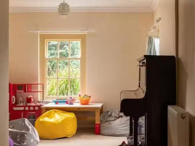 Apartment for rent in Trofarth, Wales