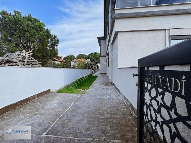 Aliağa, İzmir içerisinde satılık Villa