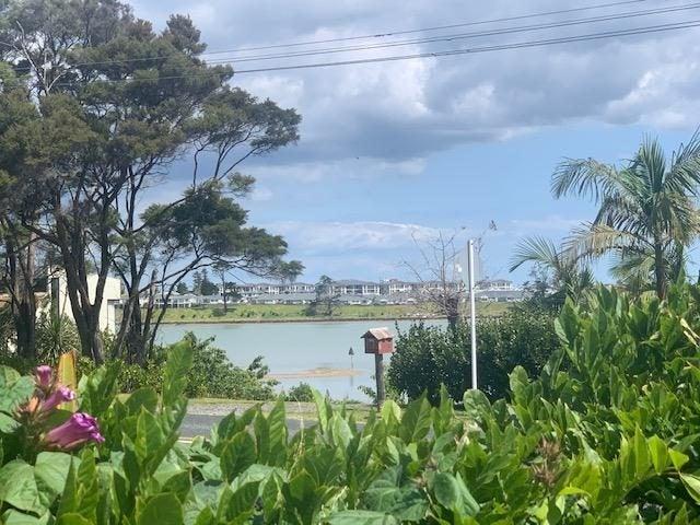 House for rent in Paremoremo, Oroua County