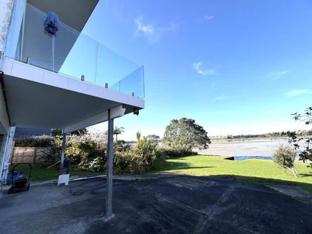 House for rent in Paremoremo, Oroua County