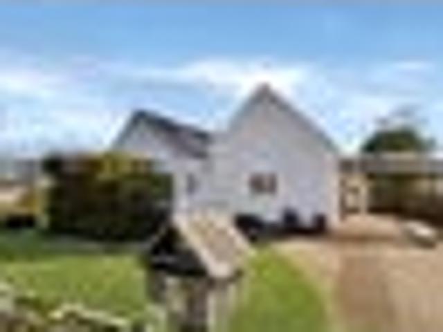 House for rent in Paremoremo, Oroua County