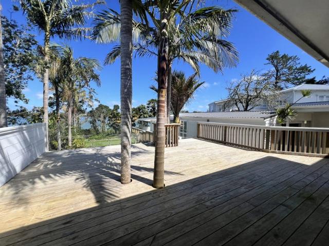 House for rent in Oratia