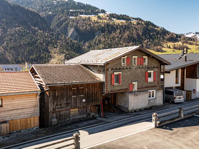 Haus kaufen in Grüsch, Graubünden