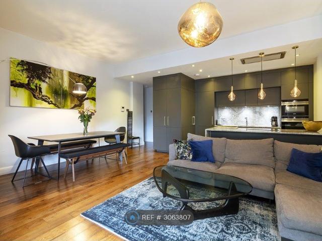 Apartment for rent in Little Italy, Greater London