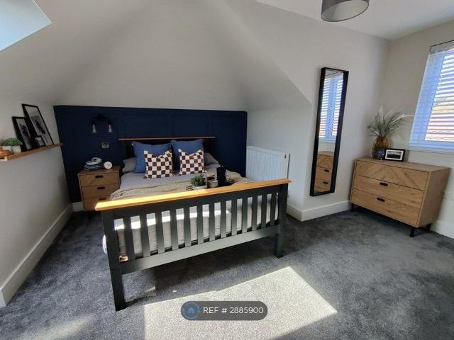 Room for rent in Poole