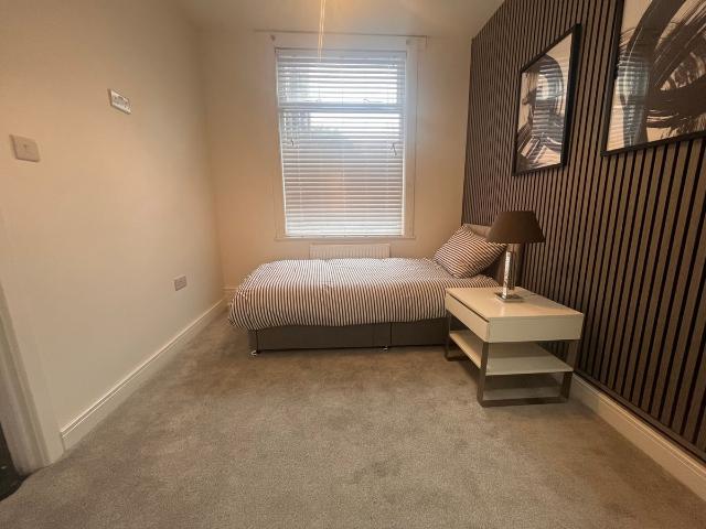 Room for rent in Bearwood, West Midlands