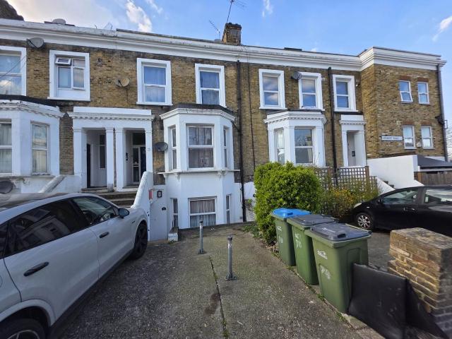 Apartment for rent in Shooters Hill, Greater London