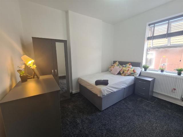 Room for rent in Mayer's Green, West Bromwich