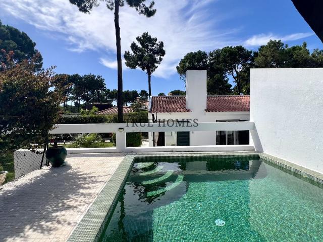 Casa alugar em Herdade da Aroeira, Almada