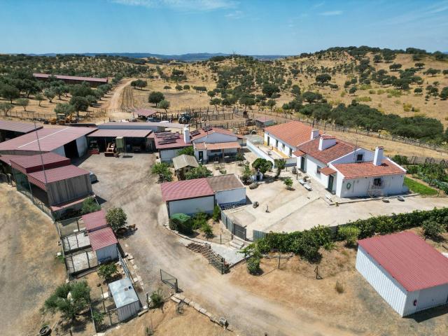 Vivenda venda em São Manços e São Vicente do Pigeiro, Évora