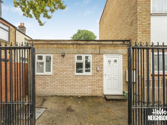 Apartment for rent in London Borough of Ealing, Greater London