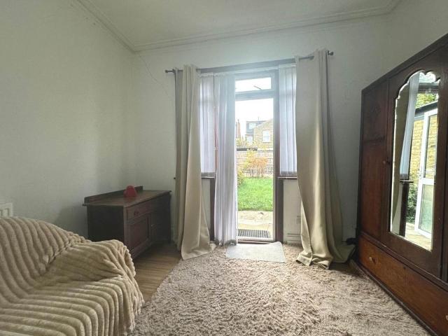 House for rent in London Borough of Ealing, Greater London