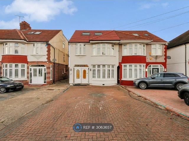 House for rent in London Borough of Redbridge, Greater London