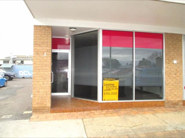 Retail for rent in Piallamore, New South Wales