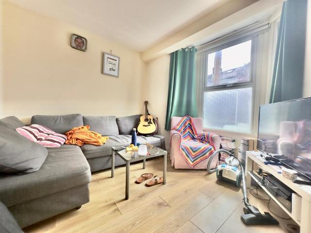 House for rent in Furzedown, Greater London