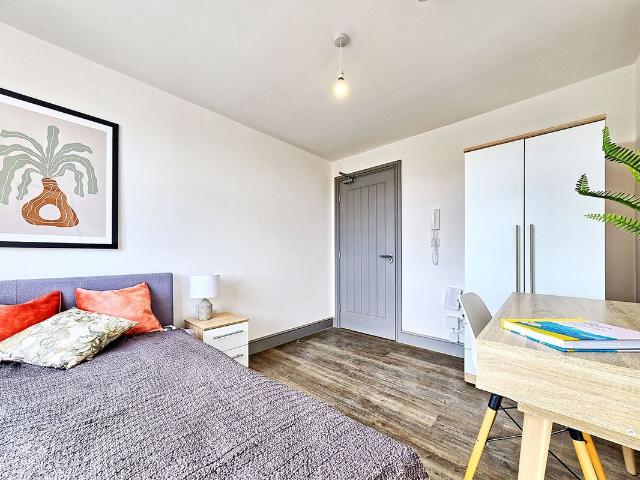 Room for rent in New Normanton, East Midlands