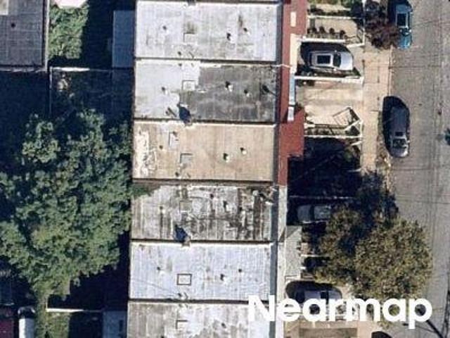 House for sale in The Bronx, Arverne