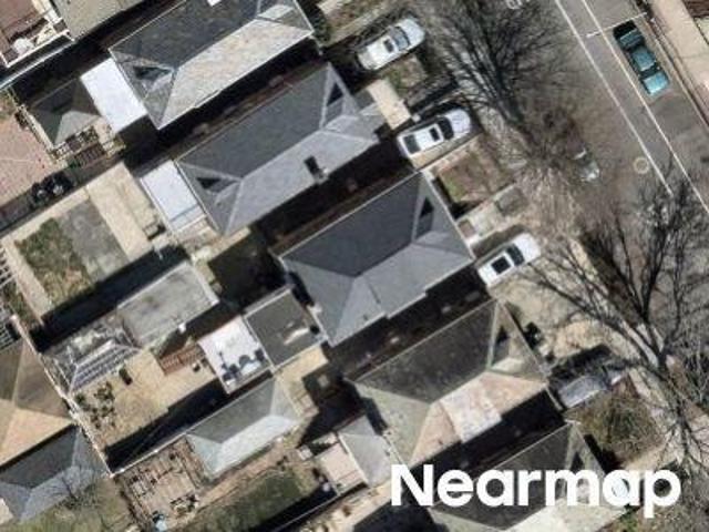 House for sale in The Bronx, Arverne