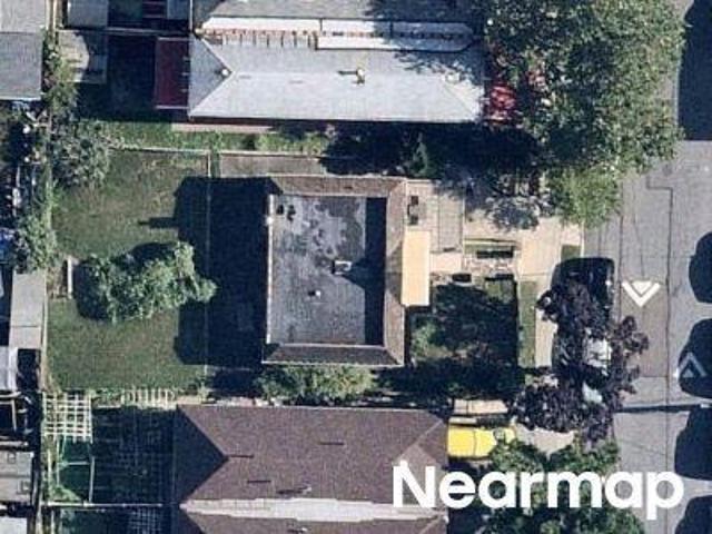 House for sale in The Bronx, Arverne