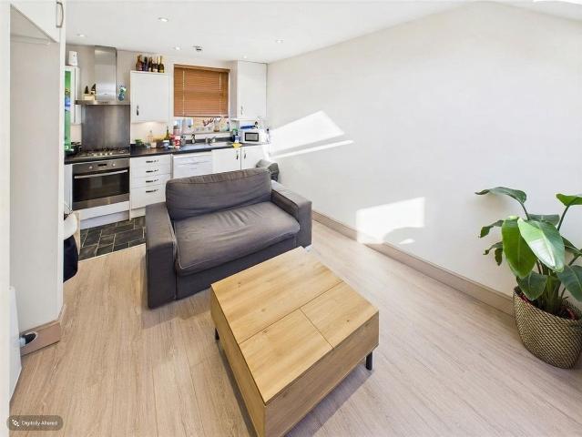 Apartment for rent in Hendon, Greater London