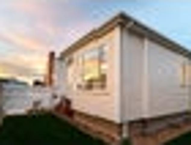 House for sale in Chaslands, Canterbury