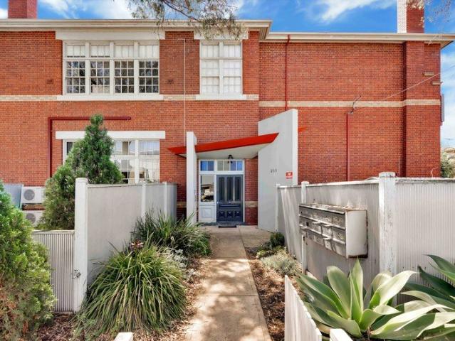 Apartment for sale in Rippleside, Geelong